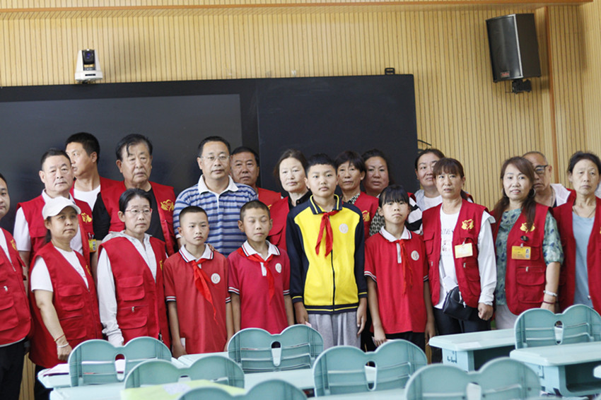 1718930622642483.jpg 元宝山区平庄城区街道星海社区关工委七彩阳光助学活动照片4_副本.jpg