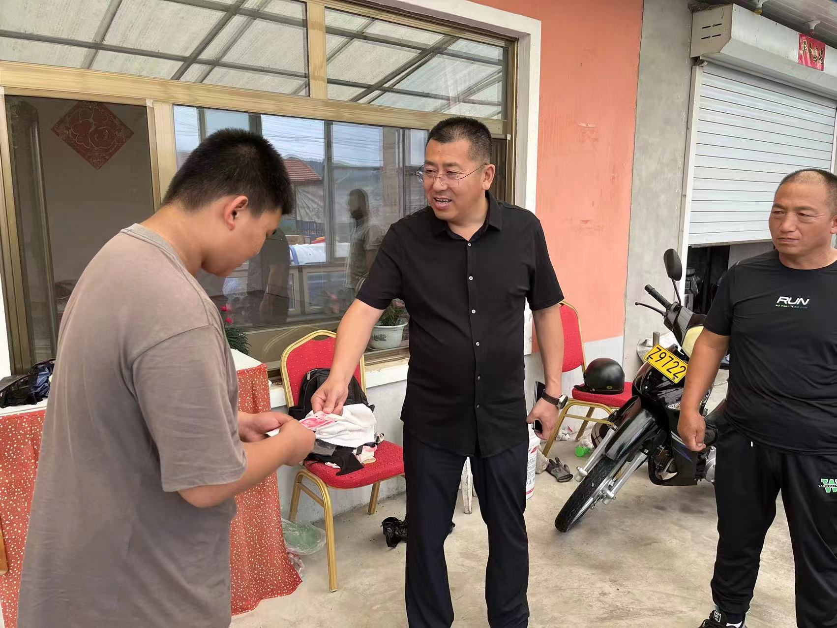 1722585782935124.jpg 85a20a4c8ce82299f69fe34e8274ad0.jpg