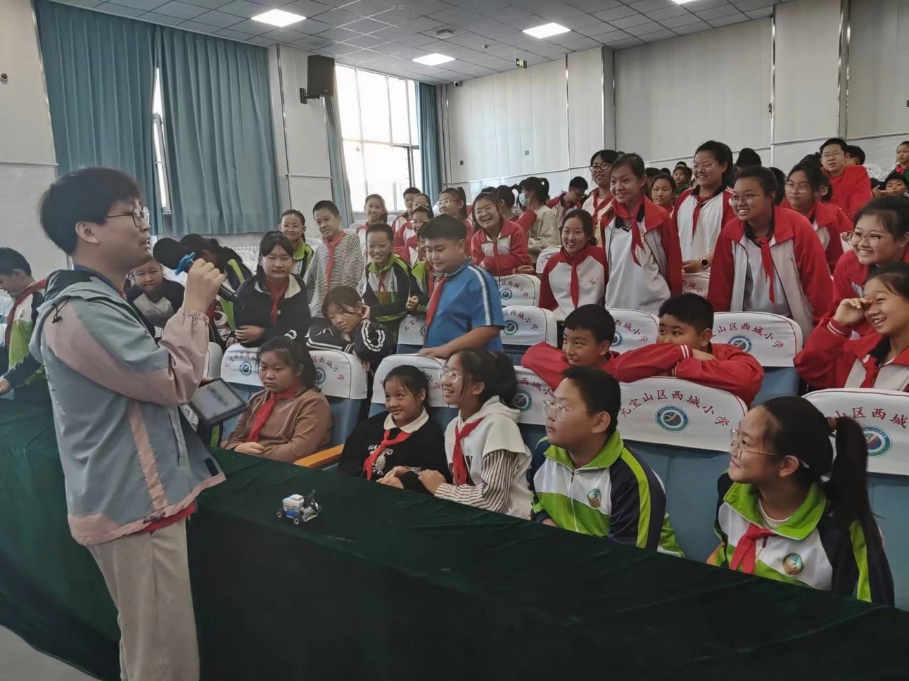 1727658314211300.jpg 元宝山区西城街道新天地社区关工委科普进校园活动照片3pg_副本.jpg