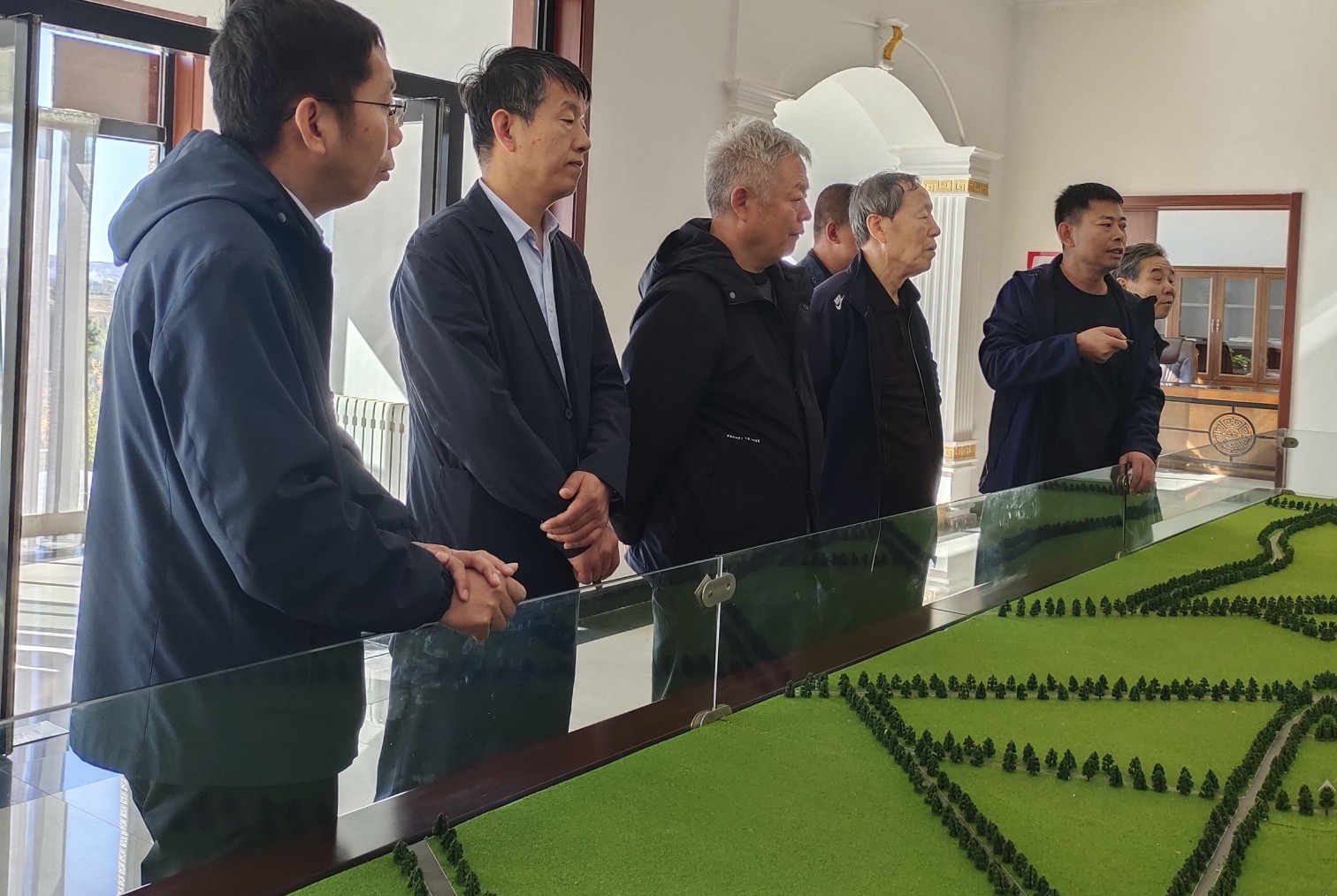 1728612846497906.jpg 赤峰市关工委领导视察元宝山区关工委工作照片51pg_副本.jpg