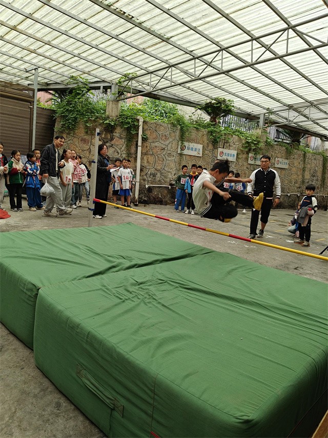 1729155439949644.jpg 跳高.jpg