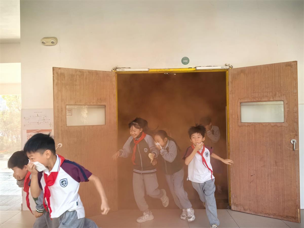 1729558047252579.jpg 1EF01531@EA126514.D14A0A67_recompress.jpg