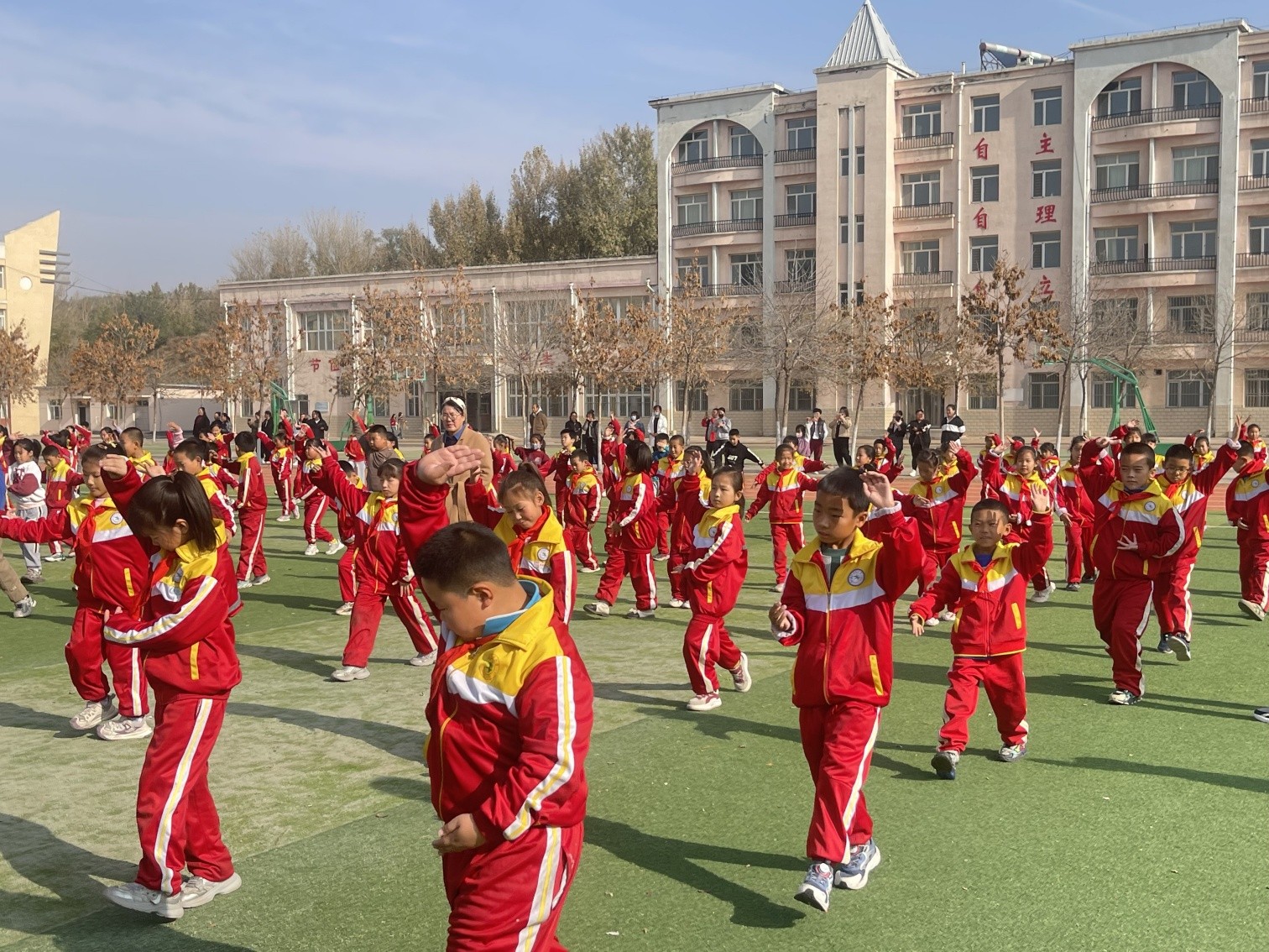 1730271444308023.jpg 元宝山区风水沟小学关工委家长开发日活动照片14pg_副本.jpg