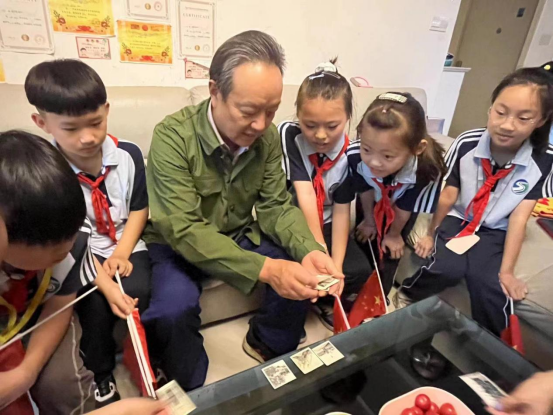 【江陵街道】脱下戎装，他依然是最可爱的人 ——退役老兵沈瑞根的故事.png