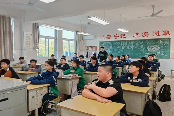 桃源镇开展“送法进校园 普法伴成长”主题活动2.jpg