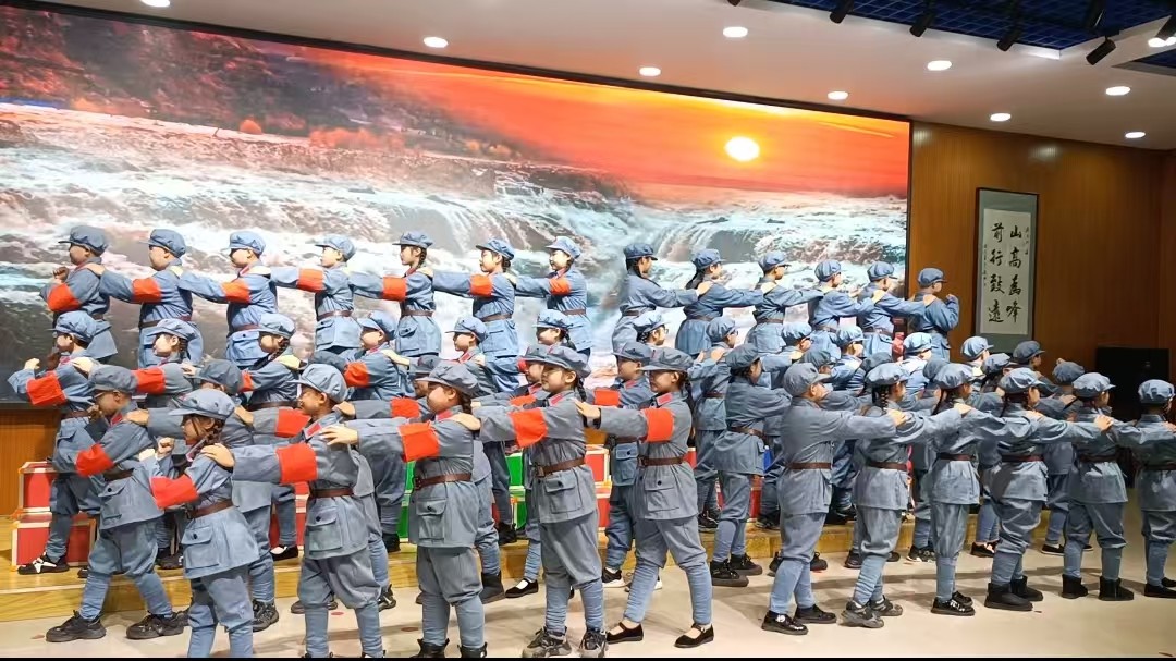 元宝山区山前学校红色教育活动照片3.jpeg