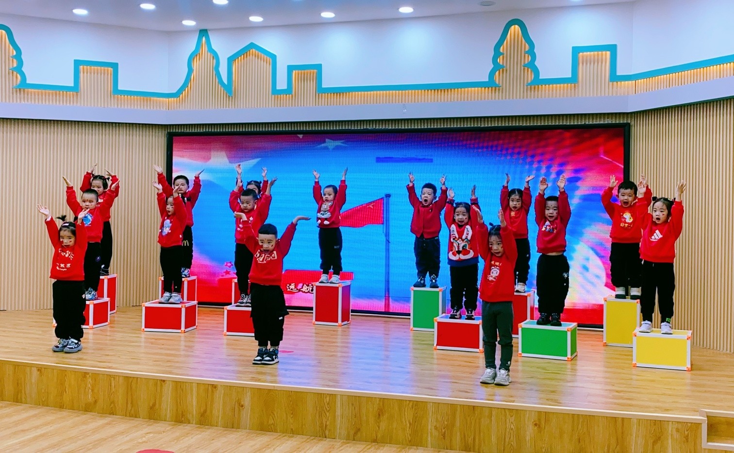 元宝山区第二幼儿园“童心向党，歌声飞扬”活动照片3_副本.jpg
