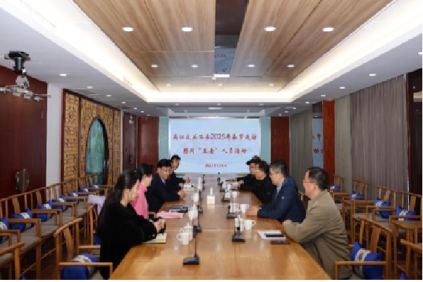 1736490858149140.jpg 慰问“五老”杨江立4.jpg