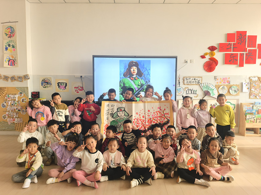 1741528172443076.jpg 元宝山区第八幼儿园关工委“萌娃学雷锋,爱心在行动“活动照片1”_副本.jpg