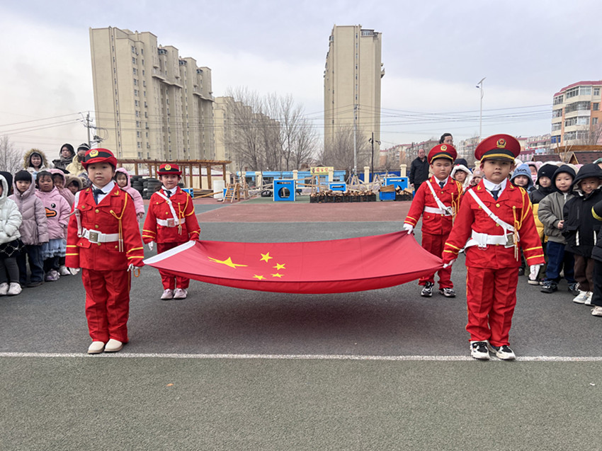 1741528207905049.jpg 元宝山区第八幼儿园关工委“萌娃学雷锋,爱心在行动“活动照片13_副本.jpg