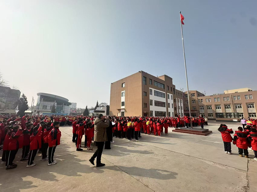 1741955678762605.jpg 元宝山区实验小学关工委开学第一课法治讲座活动照片12_副本.jpg