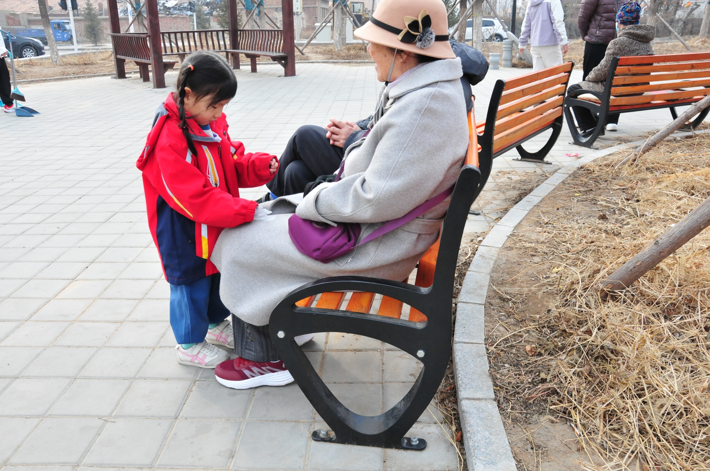 1742869750844963.jpg 元宝山区第六幼儿园学雷锋活动月活动照片8_副本.jpg