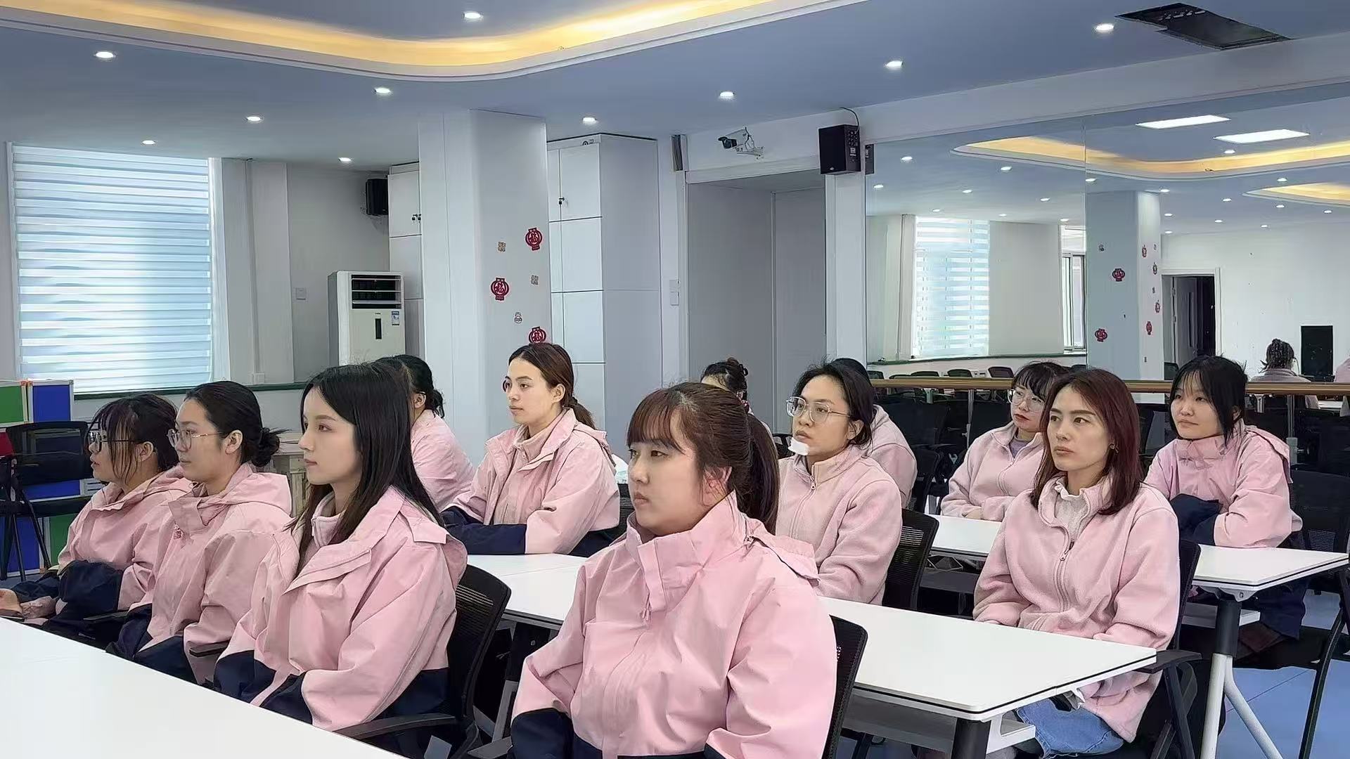 1743993950685662.jpg da1500da6b0401bd2dd3ae27ad87e41.jpg