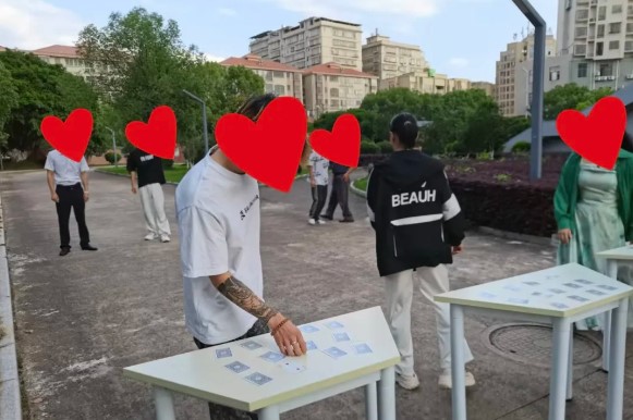 1747705593528009.jpg 亲子游戏2.jpg