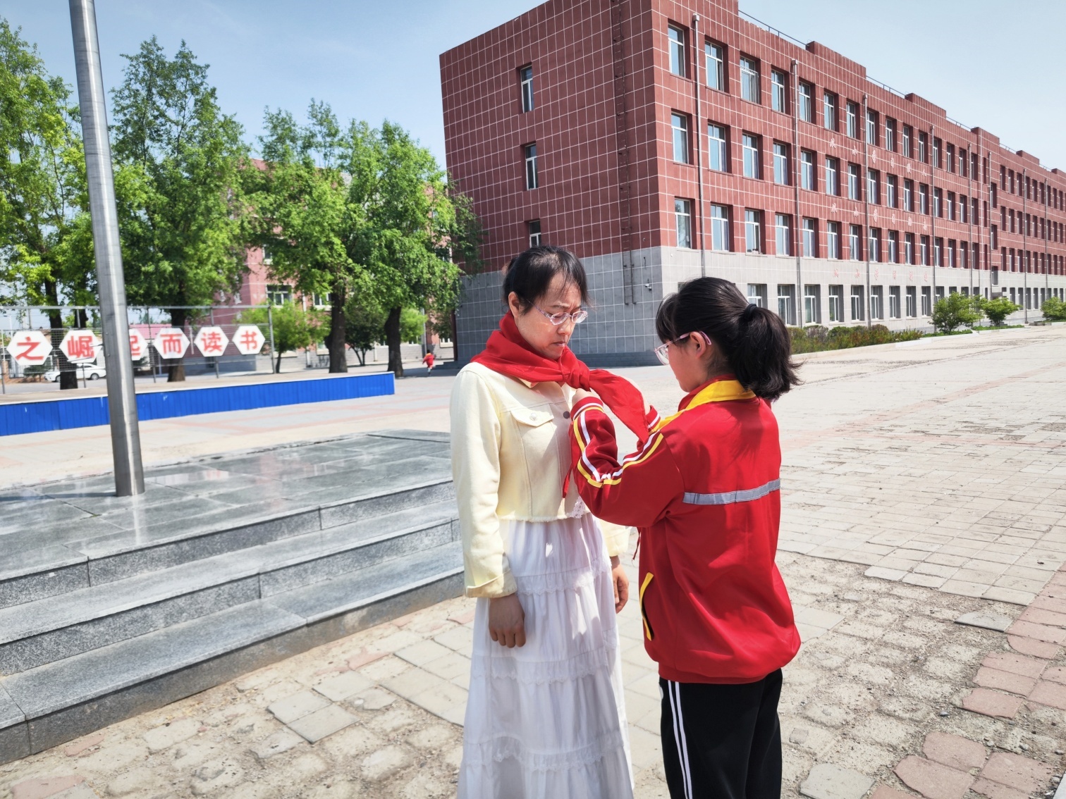 1748500693139828.jpg 元宝山区马蹄营子学校入队仪式照片2_副本_副本.jpg