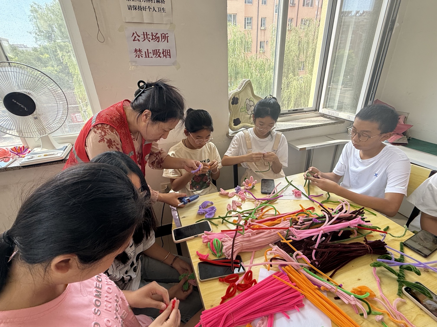 1754271602584847.jpg 元宝山区西城街道锦绣社区关工委“盛世中华 繁花似锦”八一建军节活动照片3_副本.jpg