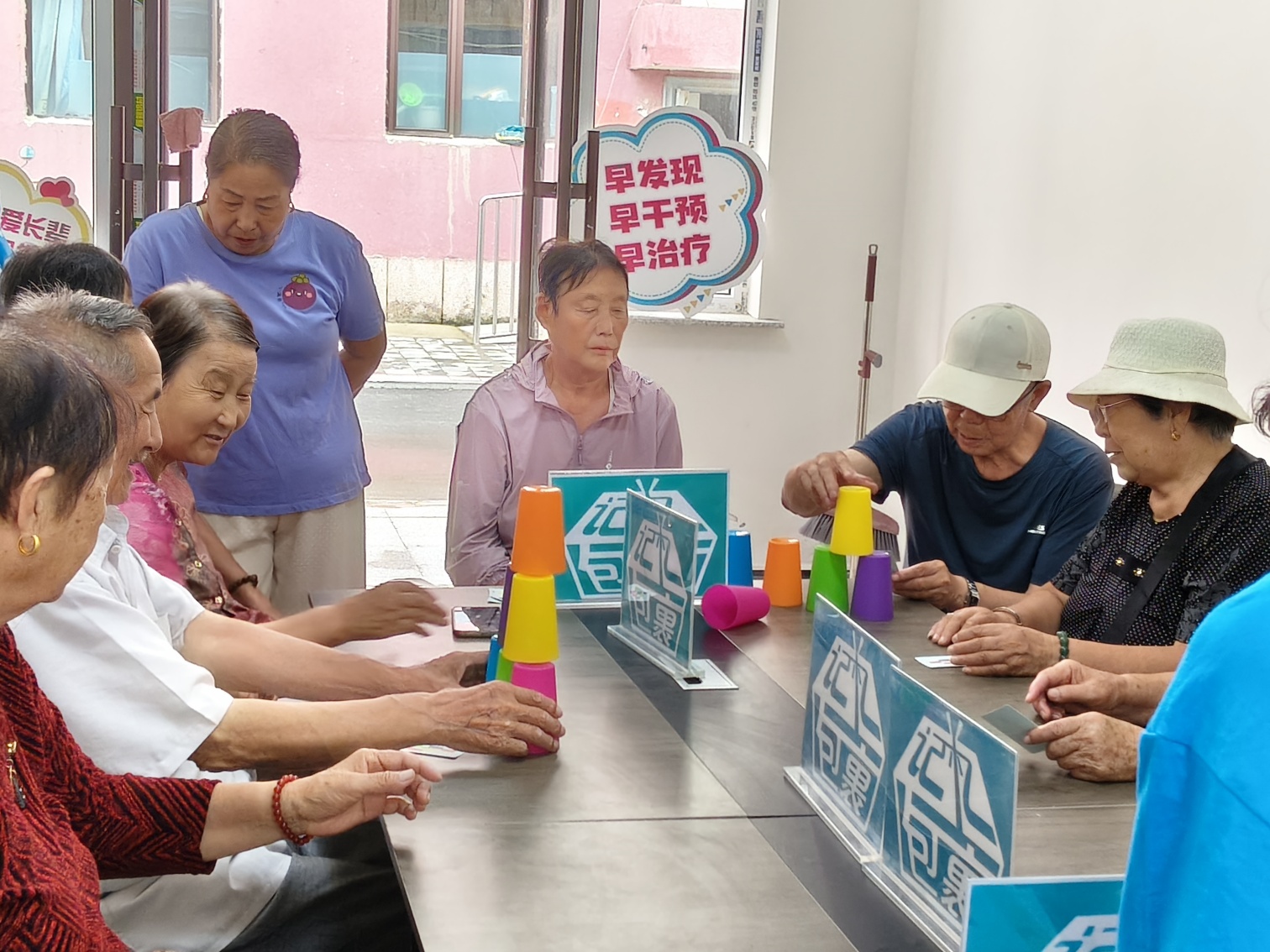 1754446509162992.jpg 元宝山区平庄城区街道旭日社区关工委“记忆家园为老人健康助力”活动照片3_副本.jpg