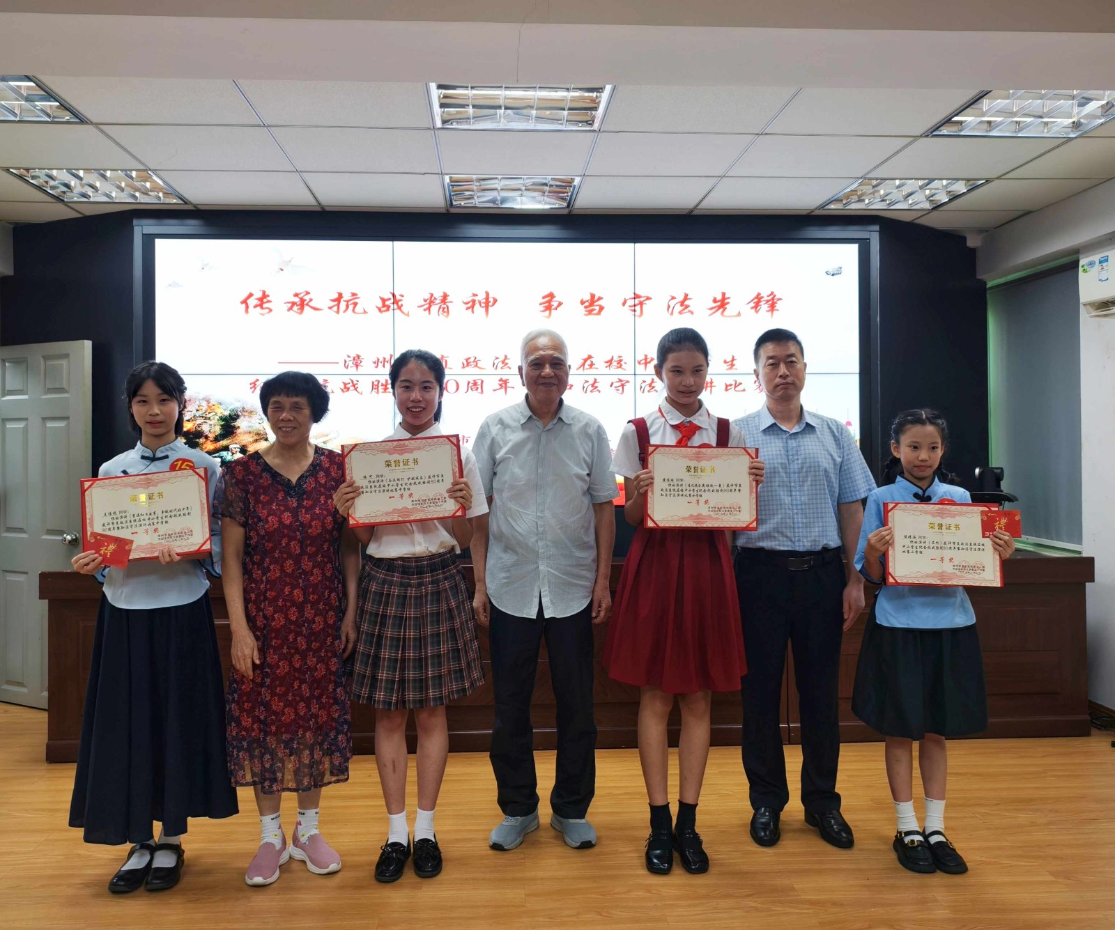 1754881511404174.jpg 2.jpg