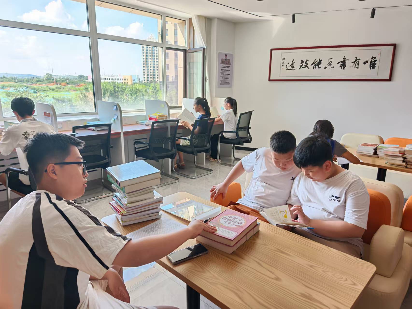 1755246673951090.jpg 元宝山区西城街道新景四季东社区统战墨香涵远志 少年逐梦耀山河活动照片2.jpg