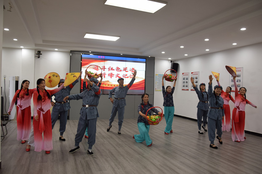 1756367034873027.jpg 元宝山区西城街道关工委“追寻红色足迹 聆听烽火记忆”主题活动照片5_副本.jpg