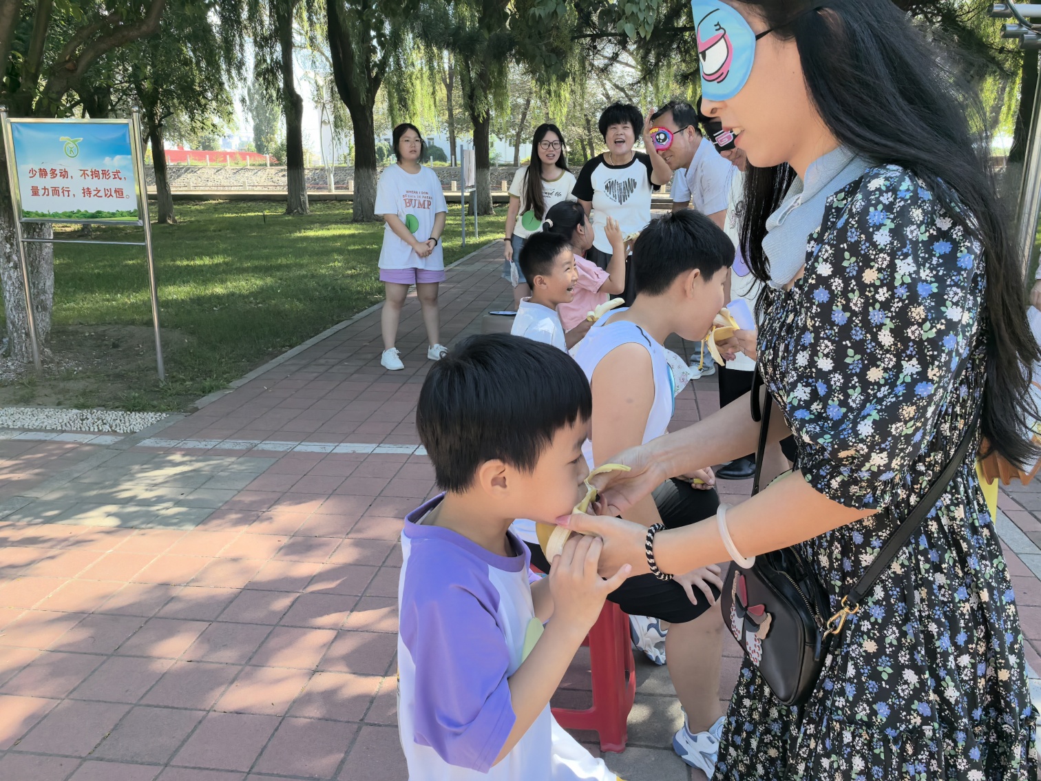 1756436808727492.jpg 元宝山区西城街道王府社区关工委暑期亲子运动会照片5_副本.jpg