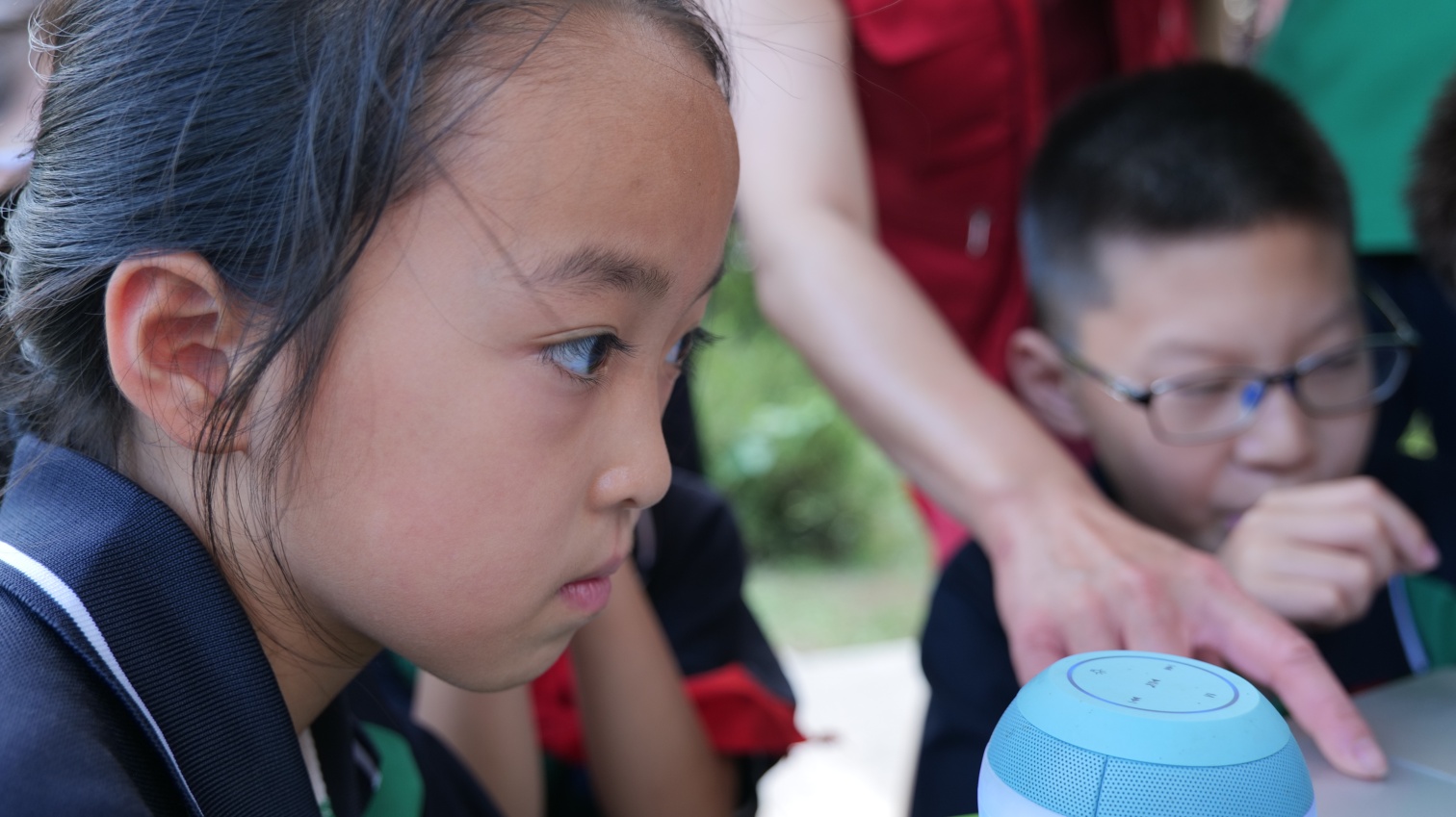 1756950072447576.jpg 元宝山区草原蓝哈达协会、新天地社区关工委组织儿童观看大阅兵活动照片8_副本.jpg