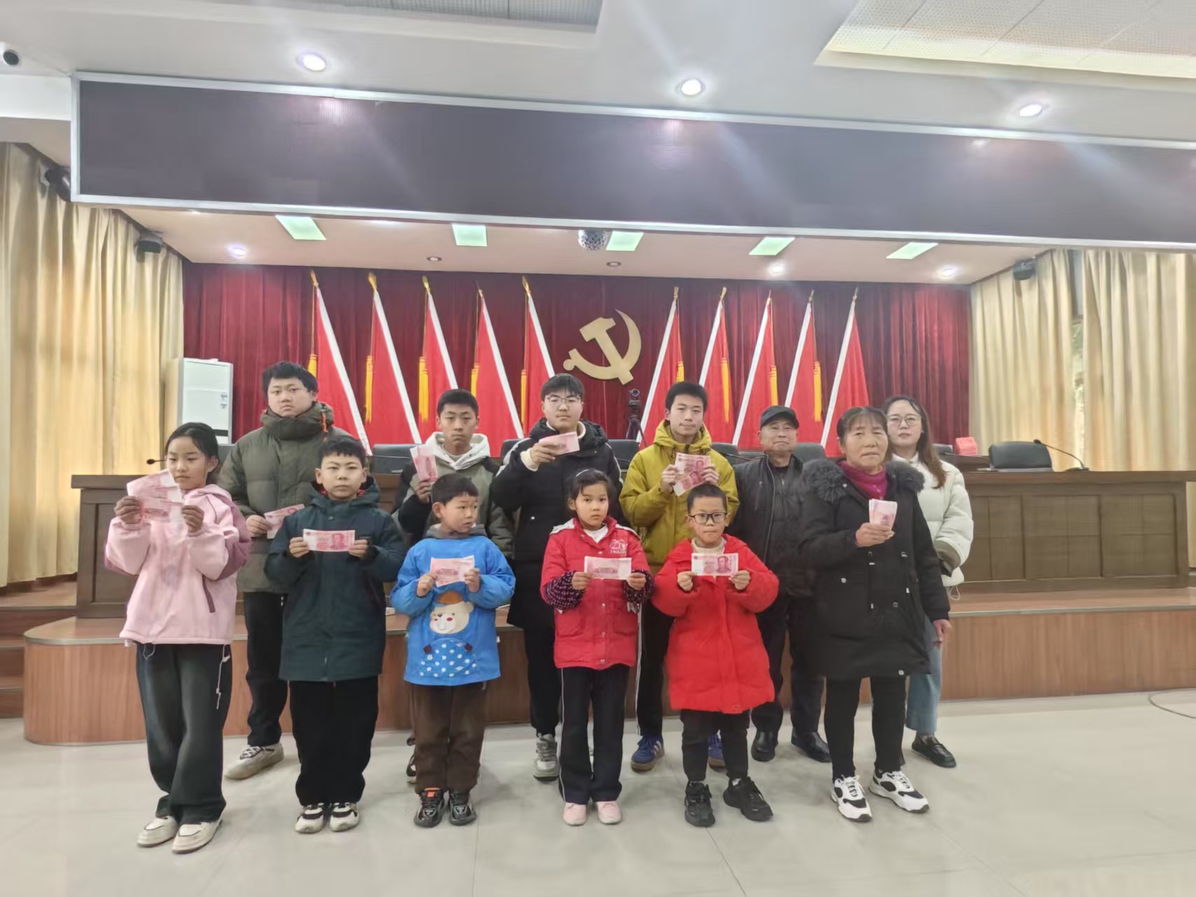 1758264053922966.jpg 云峰.jpg