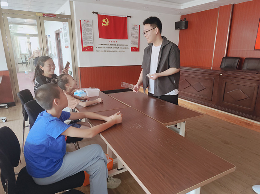 西城街道惠宁东社区关工委开展青少年科普活动照片2_副本.jpg
