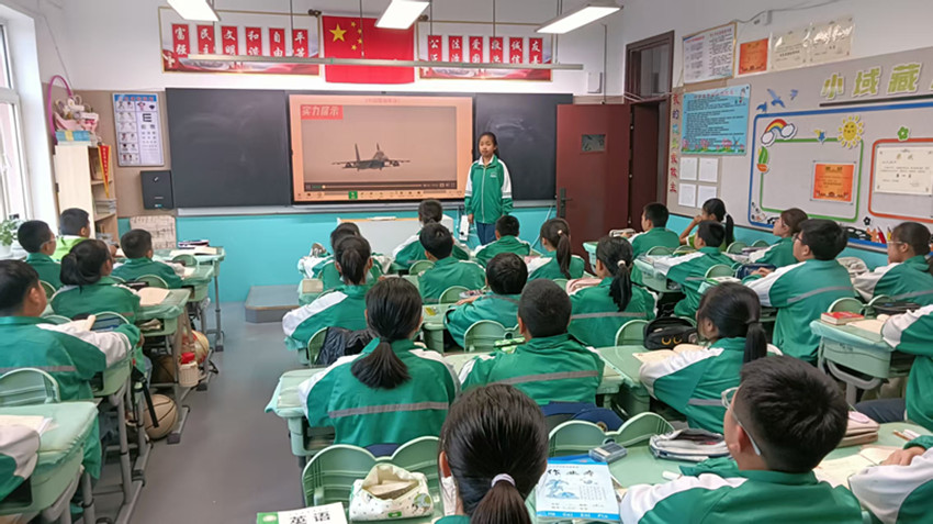 平矿一小全民国防教育月活动照片4_副本.jpg
