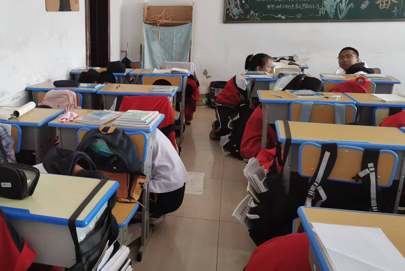 1759132659691322.jpg 图片三.jpg