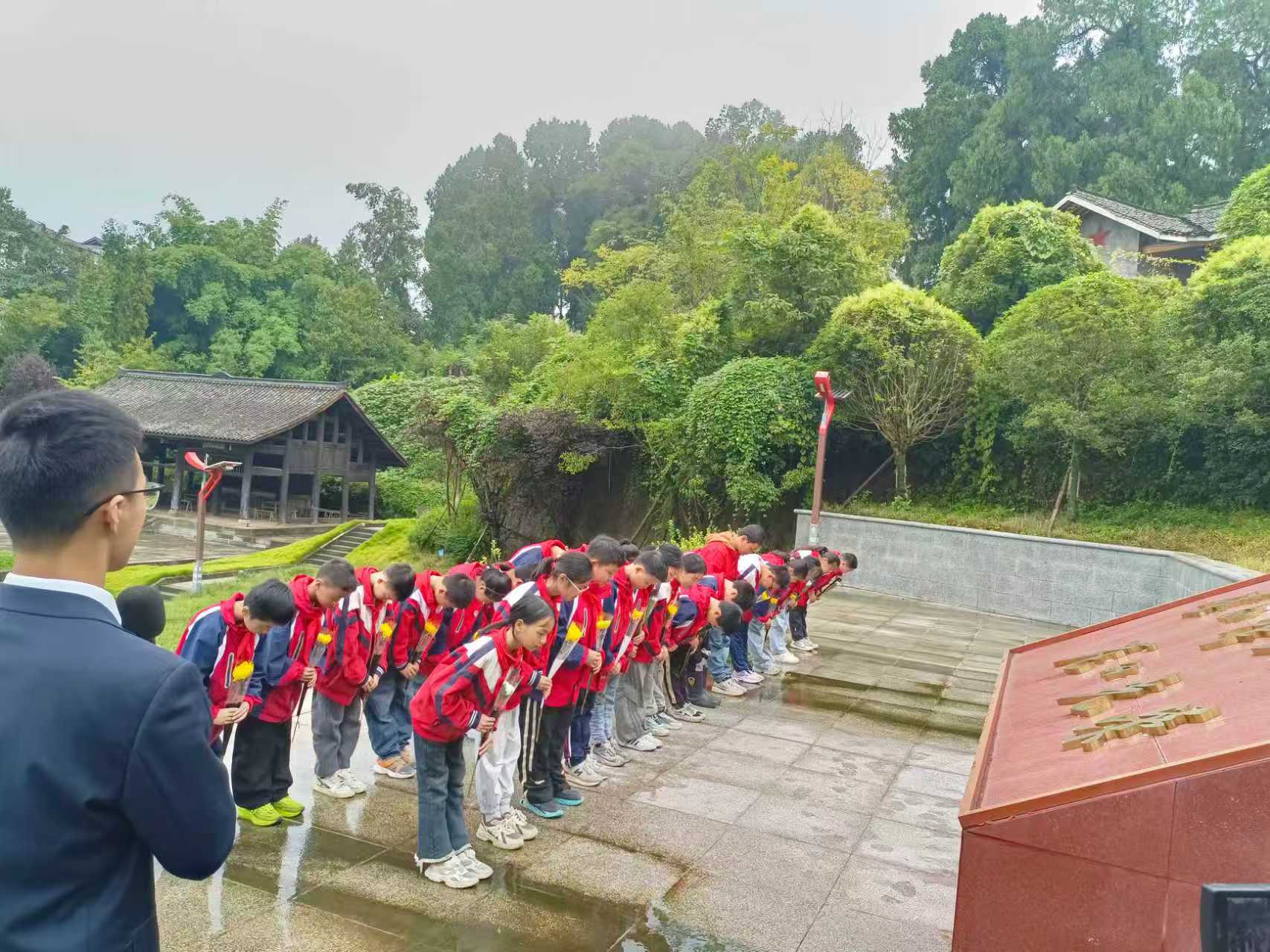 1759278298310756.jpg 微信图片_20251001075708_3_16.jpg