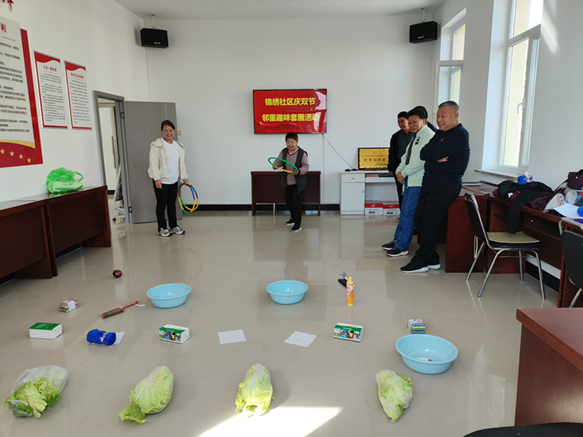 1759392707808782.jpg 西城街道锦绣社区邻里同心,双节同庆活动照片4_副本.jpg