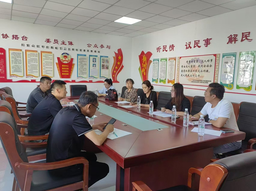 西城街道王府社区酥饼含甜迎皓月 河灯焕彩庆中秋活动3_副本.jpg