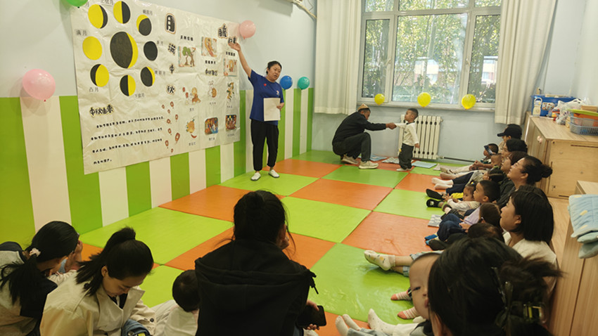 1759737770439770.jpg 西城街道新天地社区“情满中秋 欢度国庆”亲子活动照片1_副本.jpg