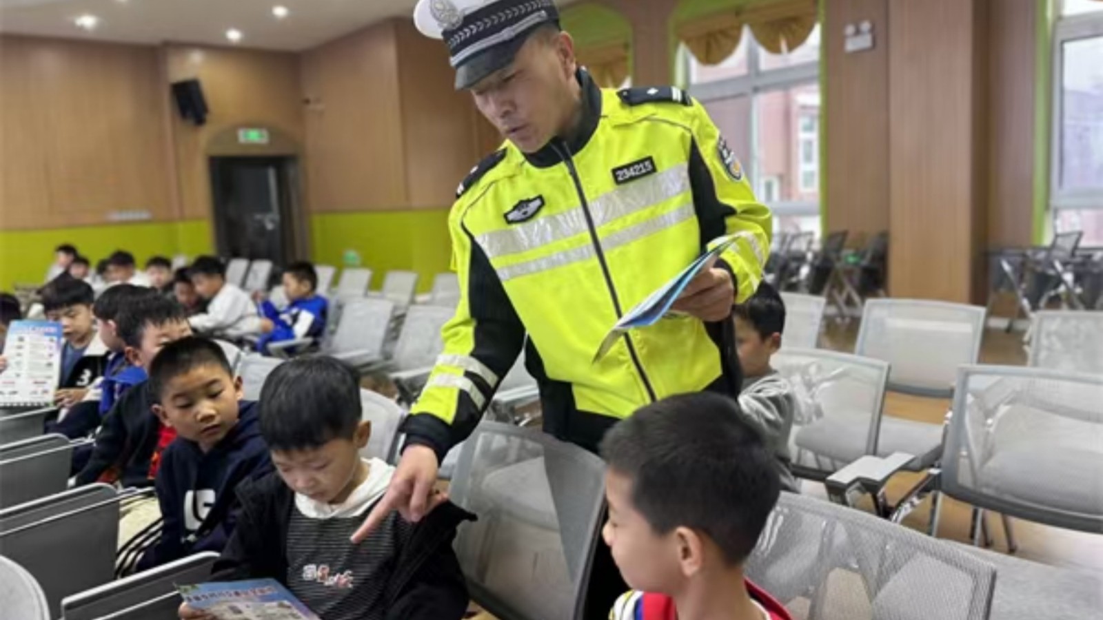 1760918553777565.jpg 02.jpg