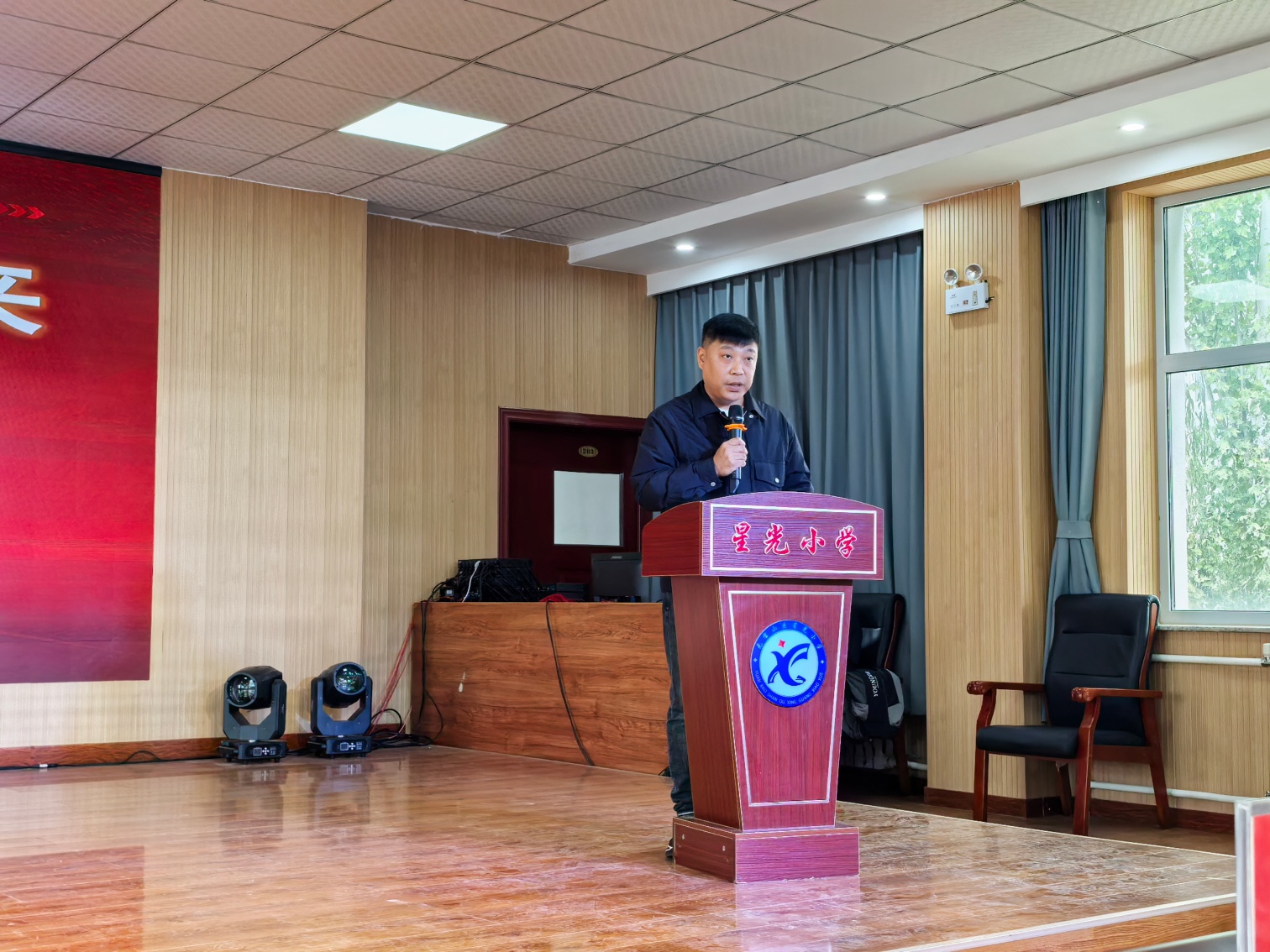 星光小学“凝聚合力 共育未来”家校社协同育人推进暨家长委员会聘任仪式照片20_副本.jpg