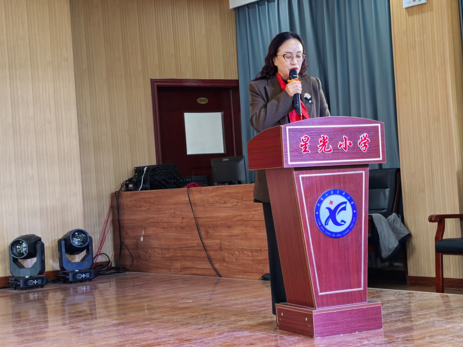 星光小学“凝聚合力 共育未来”家校社协同育人推进暨家长委员会聘任仪式照片8_副本.jpg