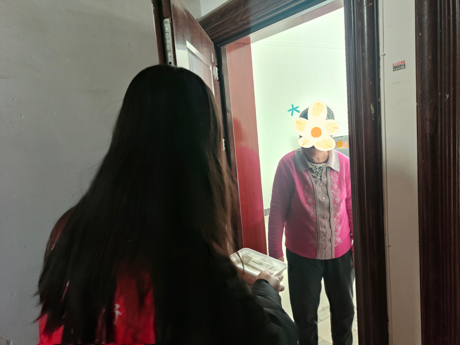 1761619965190212.jpg 西城街道锦绣社区锦绣厨房炊烟暖 邻里饺子敬老情活动照片3_副本.jpg