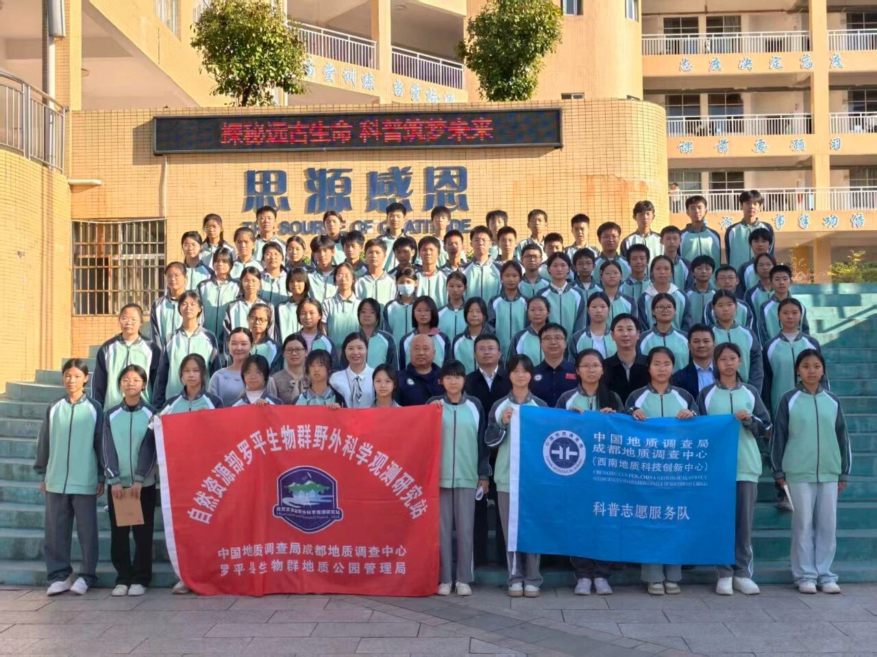 1761896072988579.jpg d9093d21de784f359d35fc08189b9998.jpg