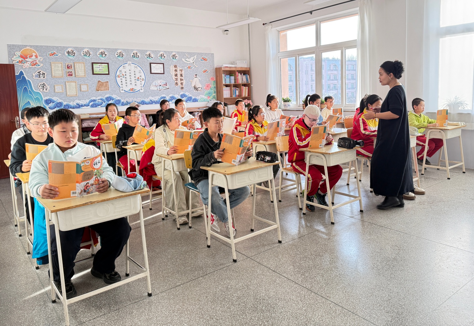 1762483019136704.jpg 风水沟小学“家校共融 爱满成长”家长开放日活动照片2_副本.jpg