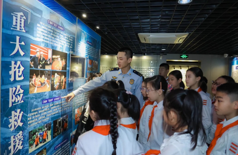 1762502518906118.jpg 福建省福州市关工委开展“致敬火焰蓝 传承思政魂”主题研学活动(1).jpg