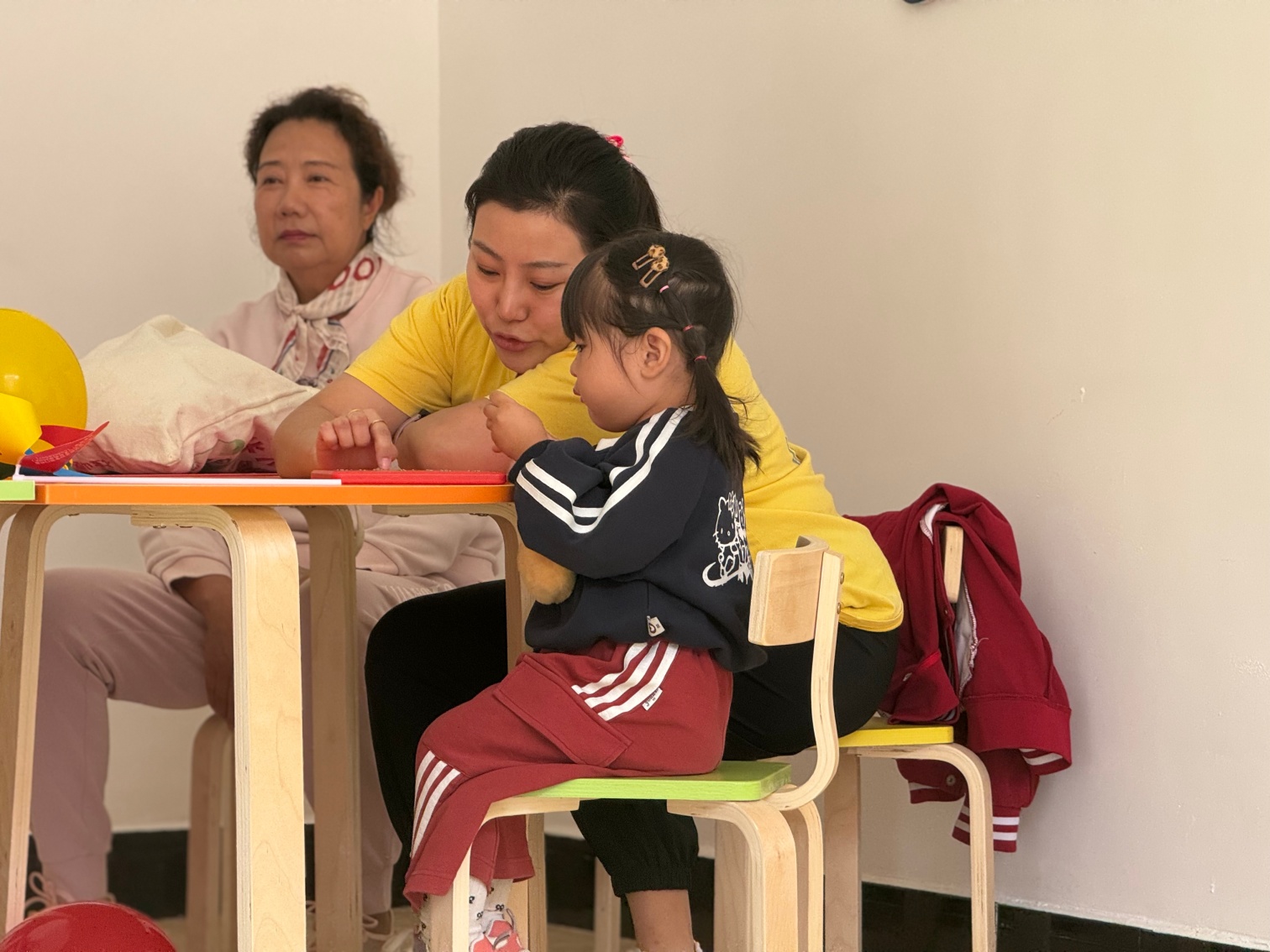 1762996573691603.jpg 平庄城区街道天山社区亲子活动照片1_副本.jpg