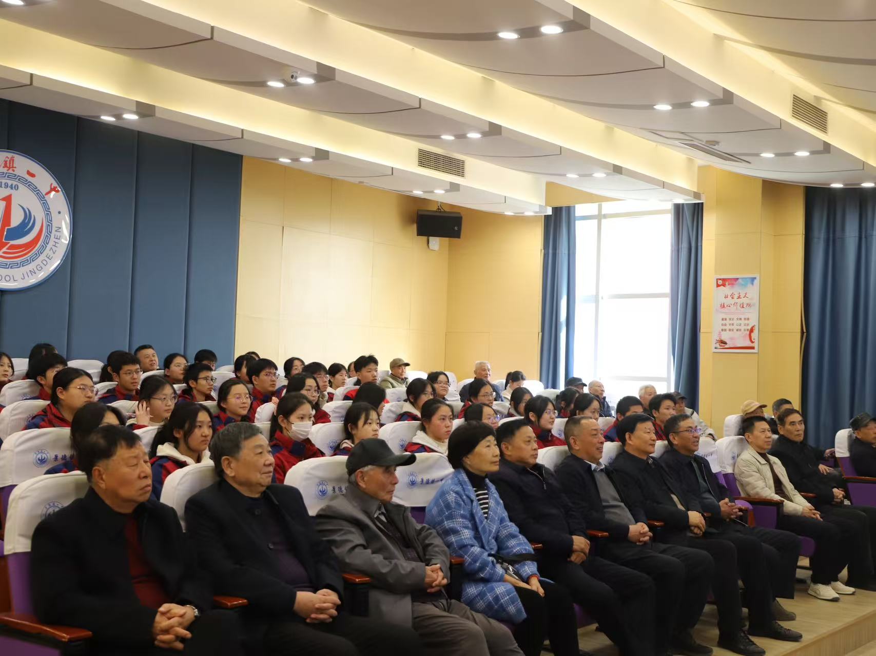 1764318917771667.jpg 8cf29bfab4c4ffeb9a1db2106245e572.jpg