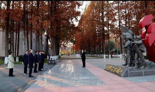 1764841106881341.jpg 2.jpg