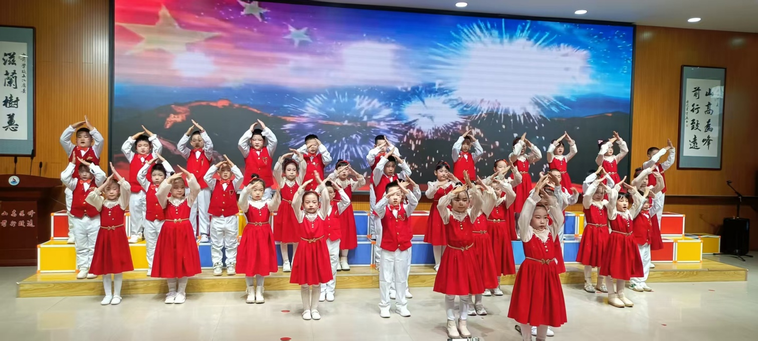 山前学校“红歌嘹亮颂祖国，童心向党唱未来”活动照片6_副本.jpg