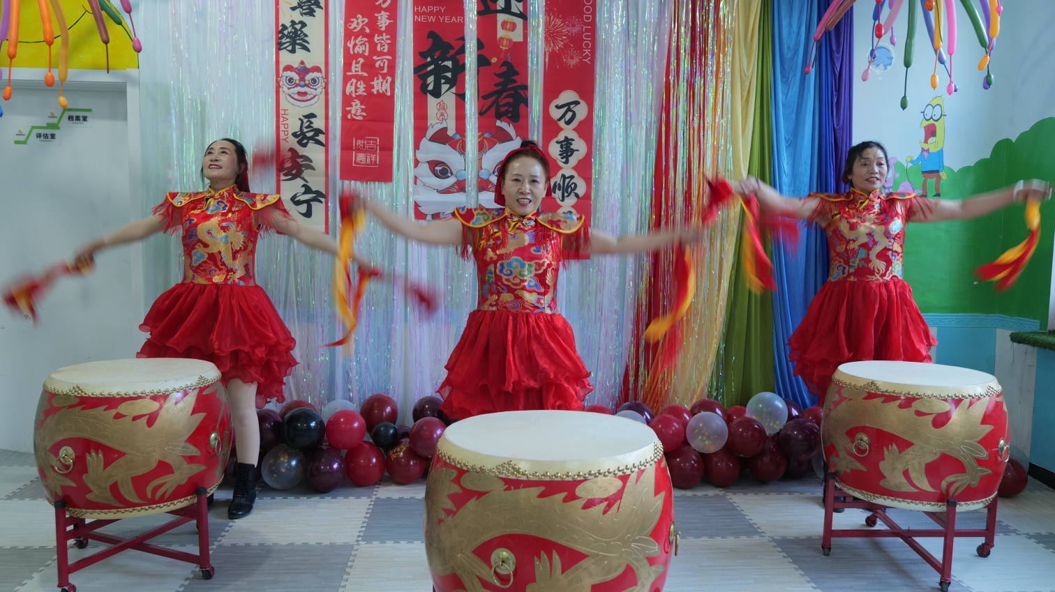 1767143721719715.jpg 草原蓝哈达协会“哈达映暖阳,欢歌暖雏燕”活动照片2_副本.jpg