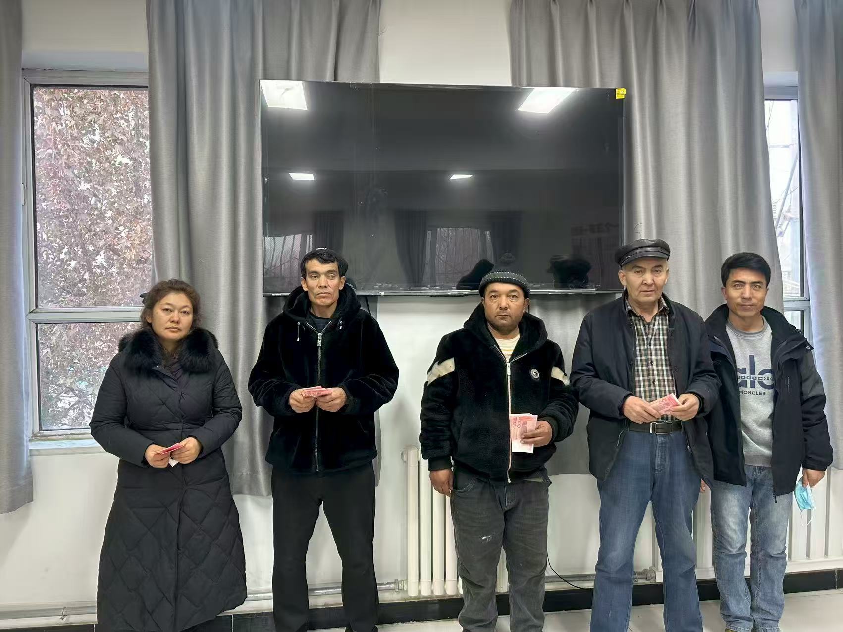 1767863533654472.jpg 穆妮赛·伊敏、布威艾洁尔·库尔班、麦合丽耶·麦麦提艾力、迪丽热巴·阿卜拉.jpg