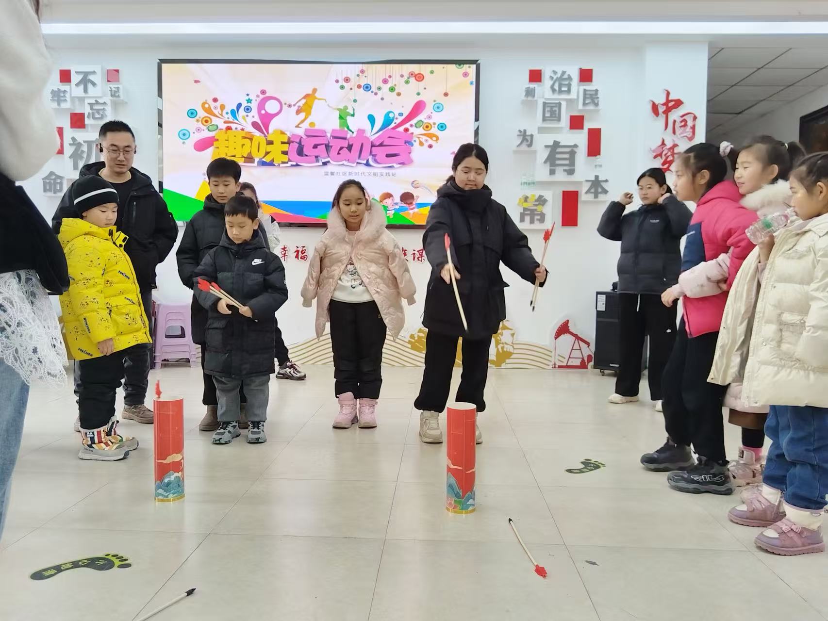 1768185978519024.jpg 大庆市红岗区银河街道温馨社区关工小组、妇联开展“童心飞扬 ”寒假趣味运动会 (1).jpg