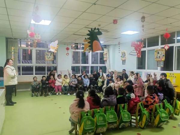 1768205690606477.jpg 汇报活动现场.jpg