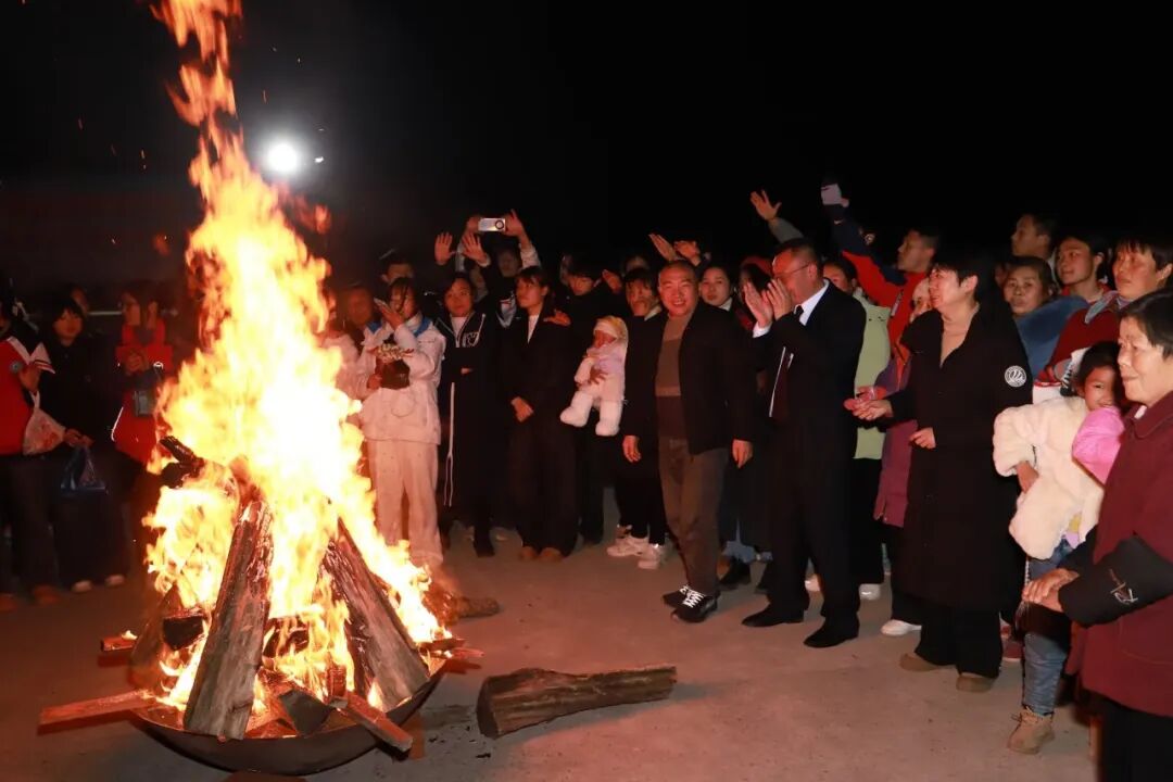 篝火晚会1.jpg